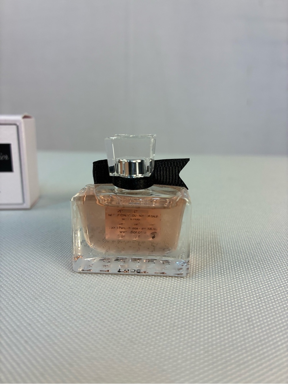 NIB Dior Miss Dior Essence Eau du Parfum Mini 5 ML - Picture 2 of 4